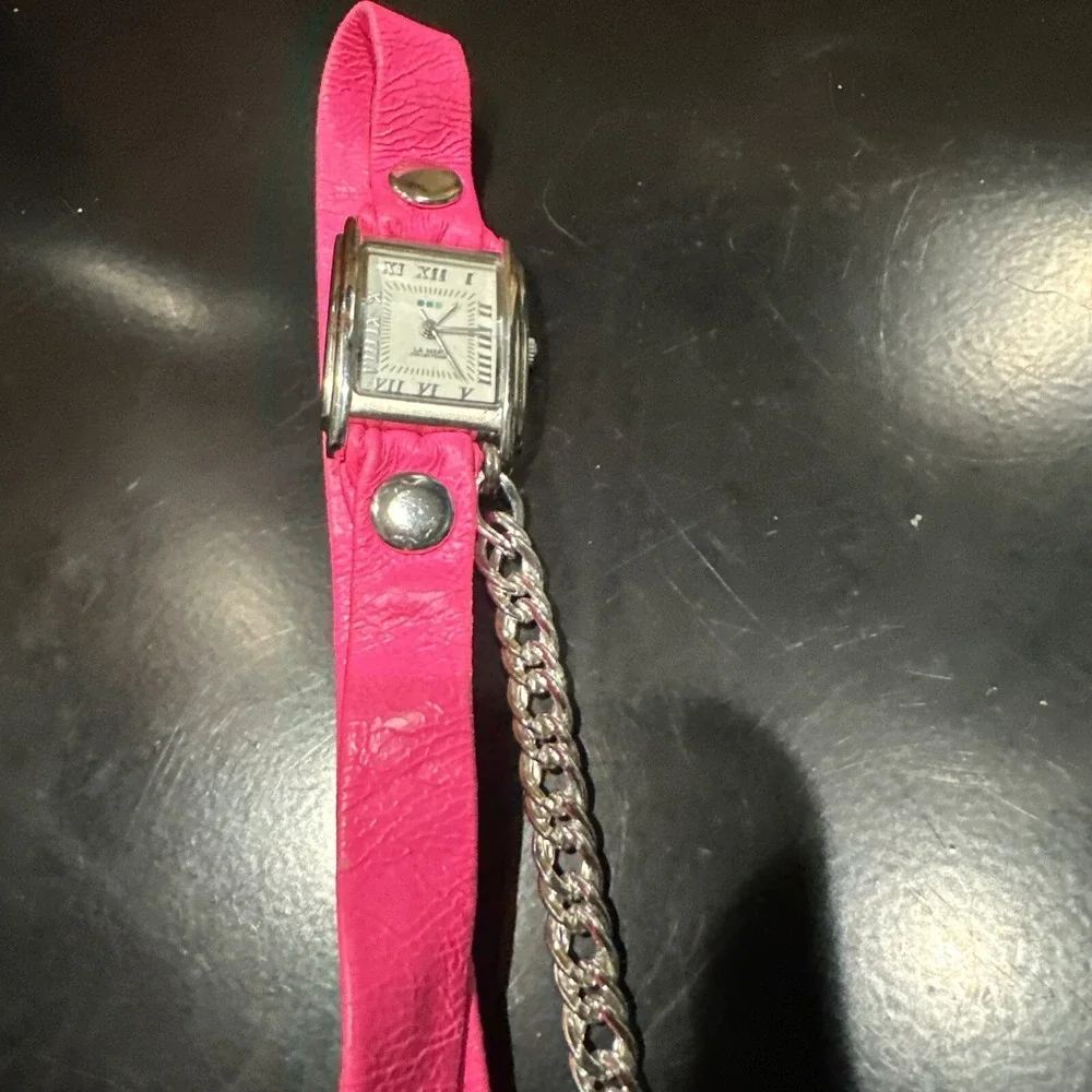 *Working* La Mer White Dial Rectangle Pink Faux Leather‎ Long Band Chain Watch